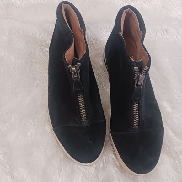 Gentle Souls by Kenneth Cole Hazel-fay Platform Midtop Front Zip Sneaker size 8 - Picture 1 of 6